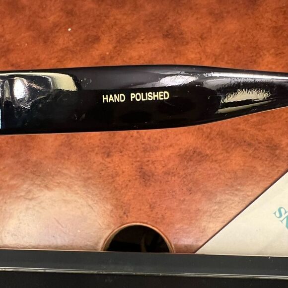 NWOT black oval sunnies with little rhinestone hearts UV 400 - Picture 8 of 9